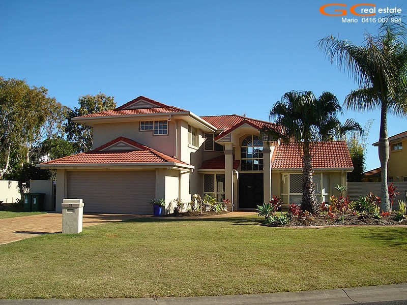 11 Oyster Cove Promenade, Helensvale QLD 4212