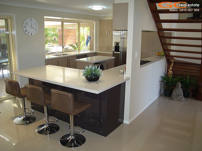 11 Oyster Cove Promenade, Helensvale QLD 4212