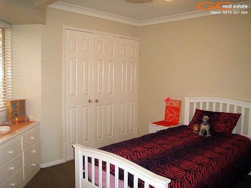 11 Oyster Cove Promenade, Helensvale QLD 4212