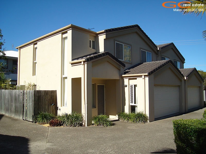 2/113 Pohlman Street, Southport QLD 4215