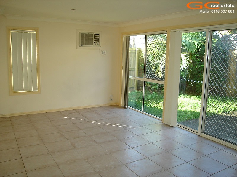 2/113 Pohlman Street, Southport QLD 4215