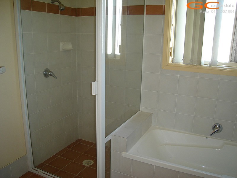 2/113 Pohlman Street, Southport QLD 4215