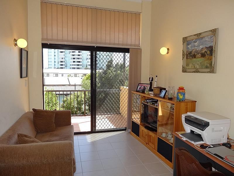 12/143 Frank Street, Labrador QLD 4215