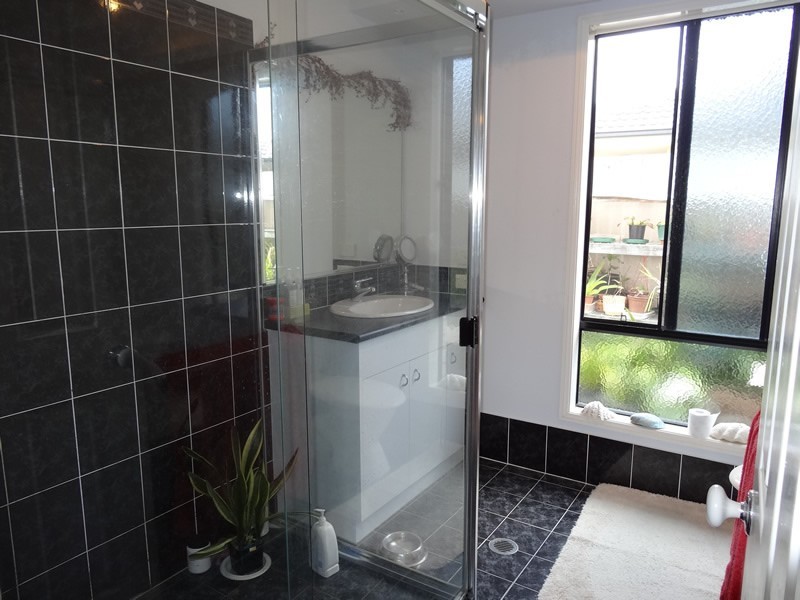 6 Heather Drive, Upper Coomera QLD 4209