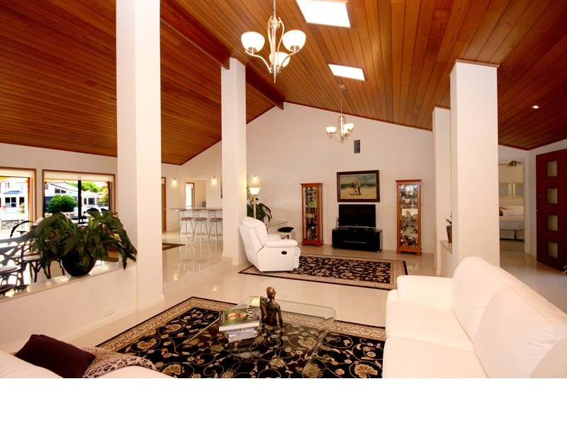 37 Cockleshell  Court, Runaway Bay QLD 4216