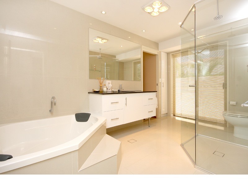 37 Cockleshell  Court, Runaway Bay QLD 4216