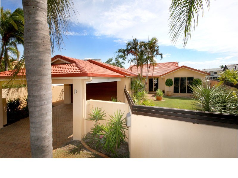 37 Cockleshell  Court, Runaway Bay QLD 4216