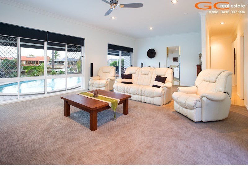 15 Smugglers Place, Runaway Bay QLD 4216