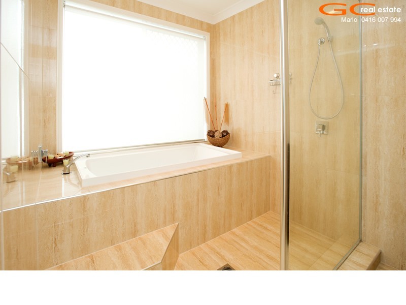 15 Smugglers Place, Runaway Bay QLD 4216