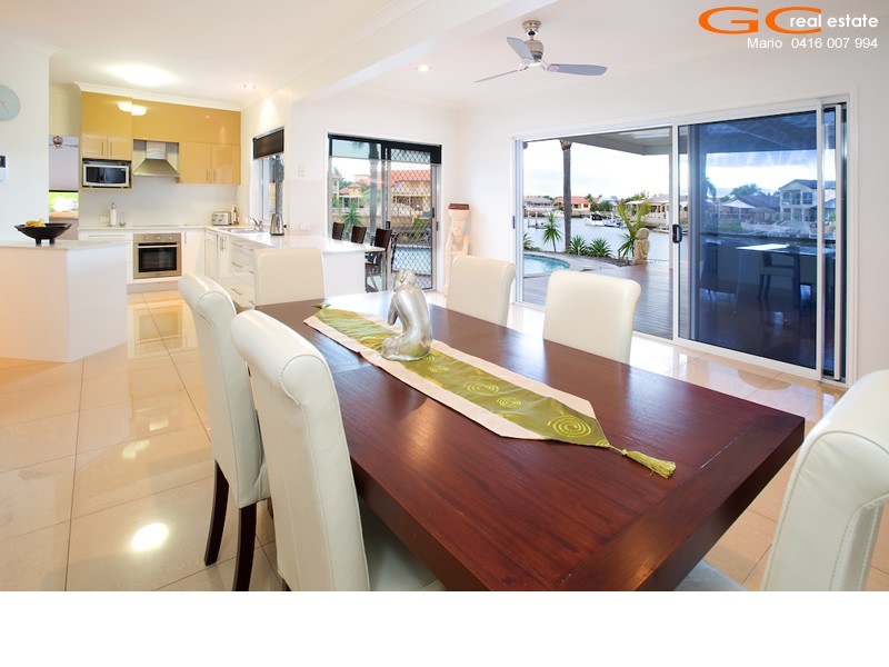 15 Smugglers Place, Runaway Bay QLD 4216