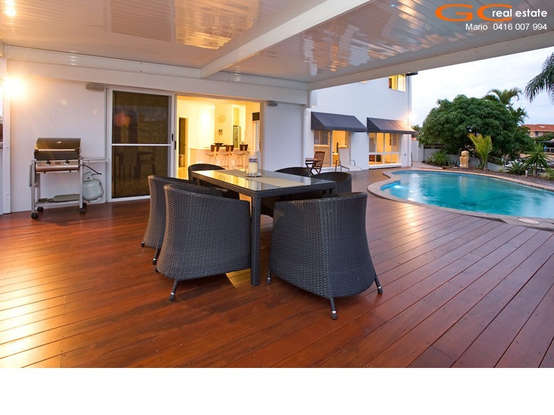 15 Smugglers Place, Runaway Bay QLD 4216