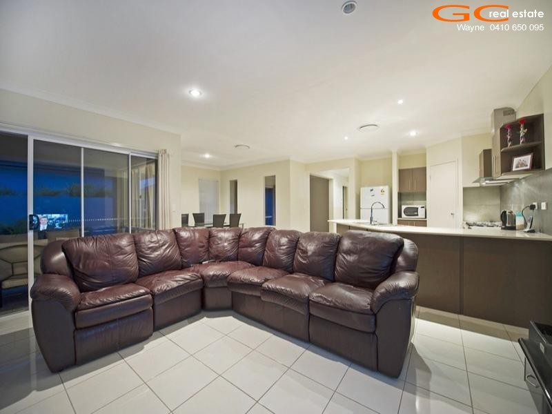 27 Rhodium Crescent, Hope Island QLD 4212