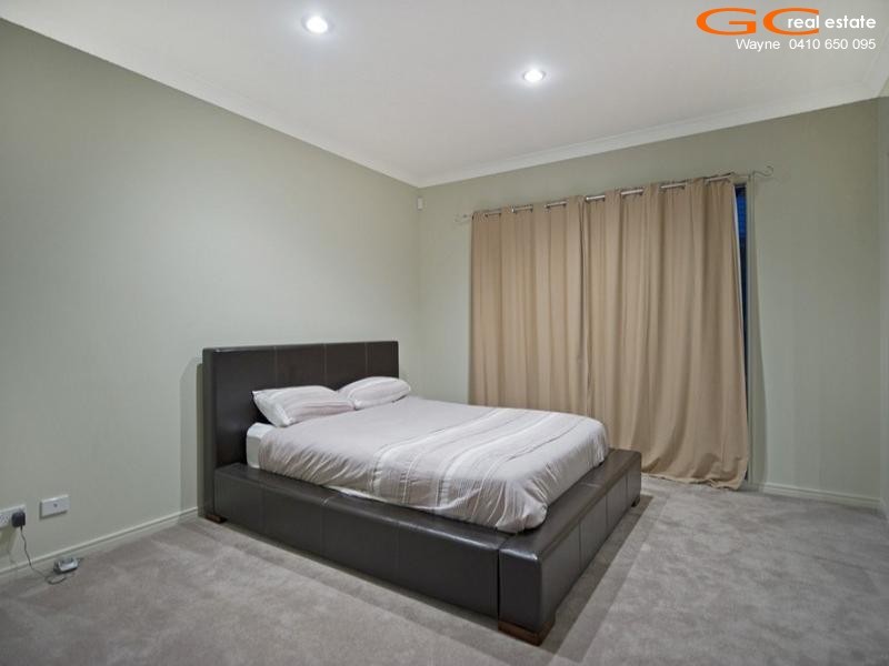 27 Rhodium Crescent, Hope Island QLD 4212