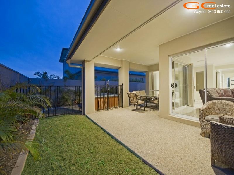 27 Rhodium Crescent, Hope Island QLD 4212
