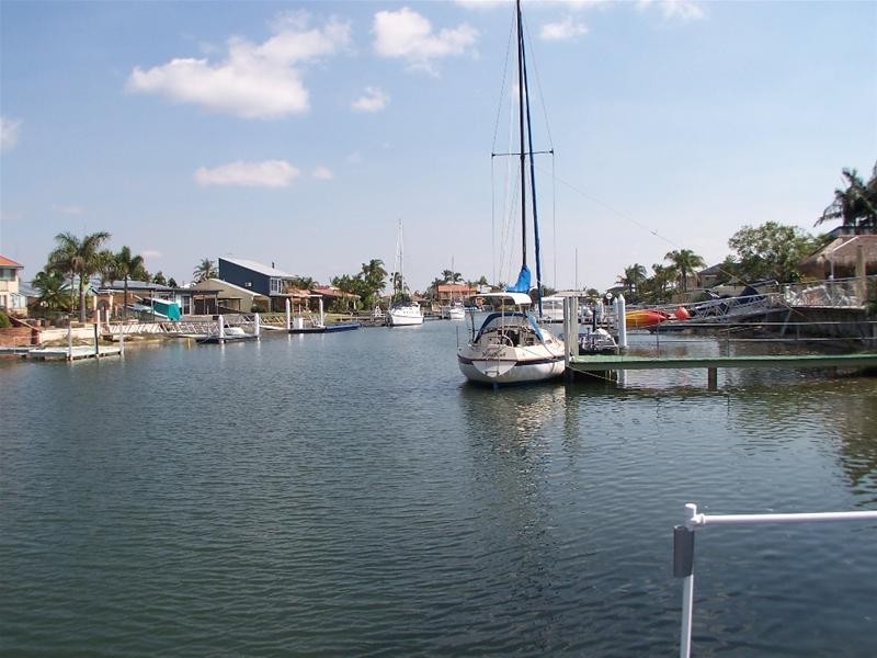 50 Lindsay Parade, Paradise Point QLD 4216