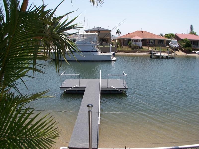 50 Lindsay Parade, Paradise Point QLD 4216