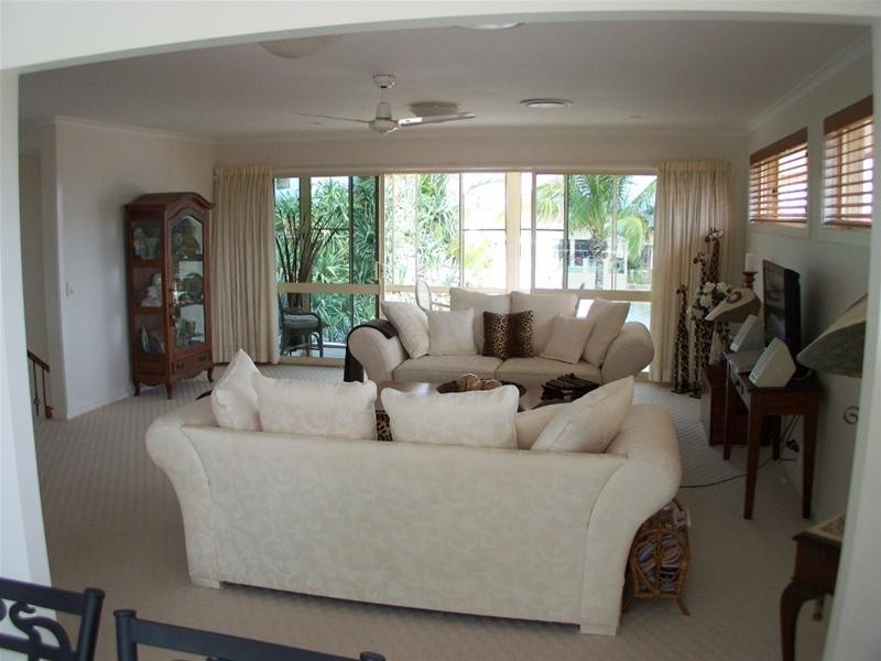 50 Lindsay Parade, Paradise Point QLD 4216