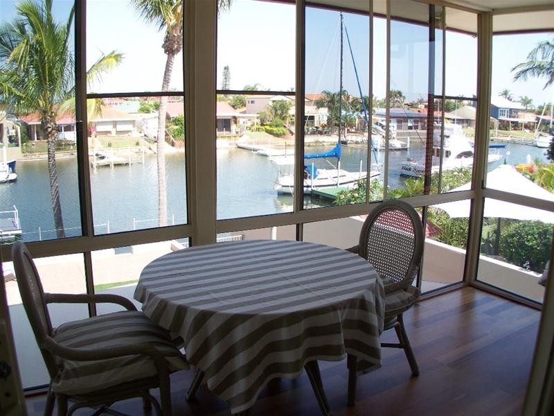 50 Lindsay Parade, Paradise Point QLD 4216