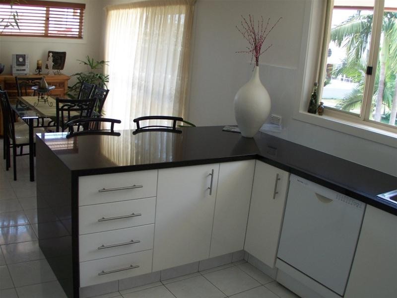 50 Lindsay Parade, Paradise Point QLD 4216