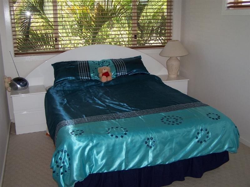 50 Lindsay Parade, Paradise Point QLD 4216