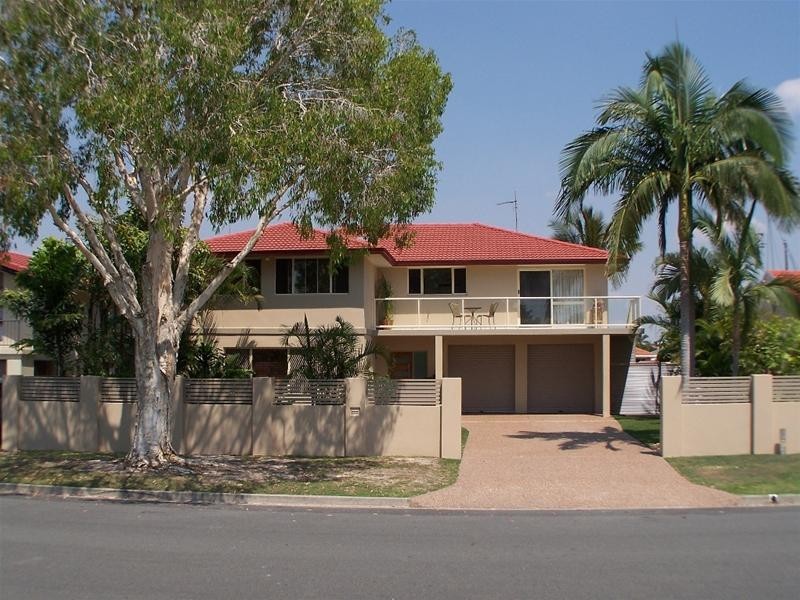 50 Lindsay Parade, Paradise Point QLD 4216