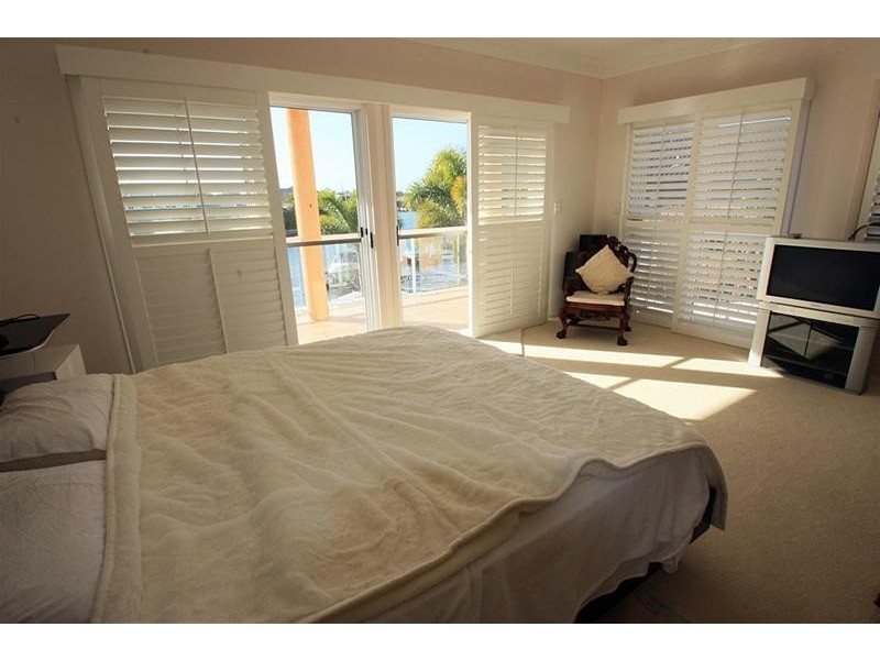 23 Sundance Way, Runaway Bay QLD 4216