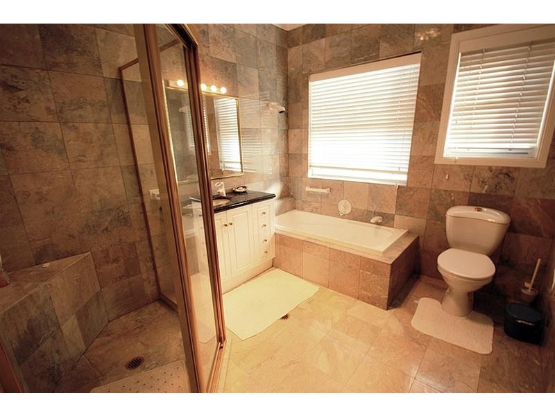 23 Sundance Way, Runaway Bay QLD 4216