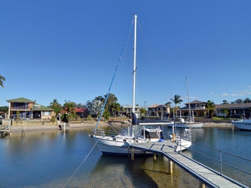 16 Dirk Hartog  Place, Hollywell QLD 4216