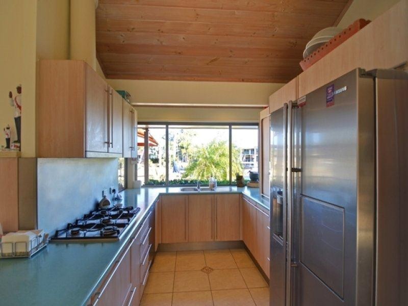 16 Dirk Hartog  Place, Hollywell QLD 4216