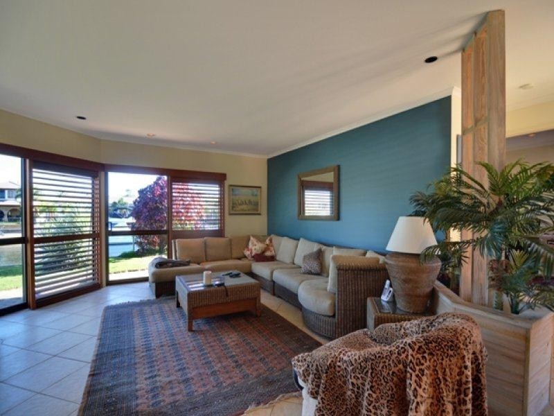 16 Dirk Hartog  Place, Hollywell QLD 4216