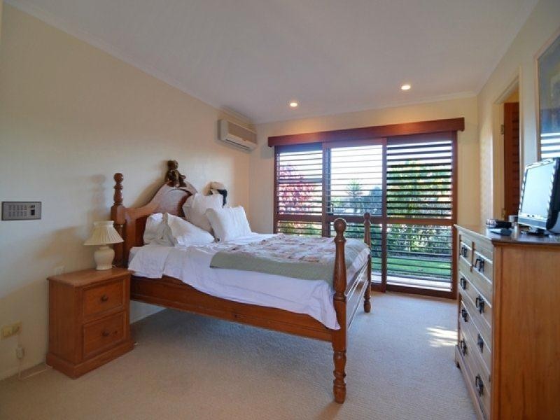 16 Dirk Hartog  Place, Hollywell QLD 4216