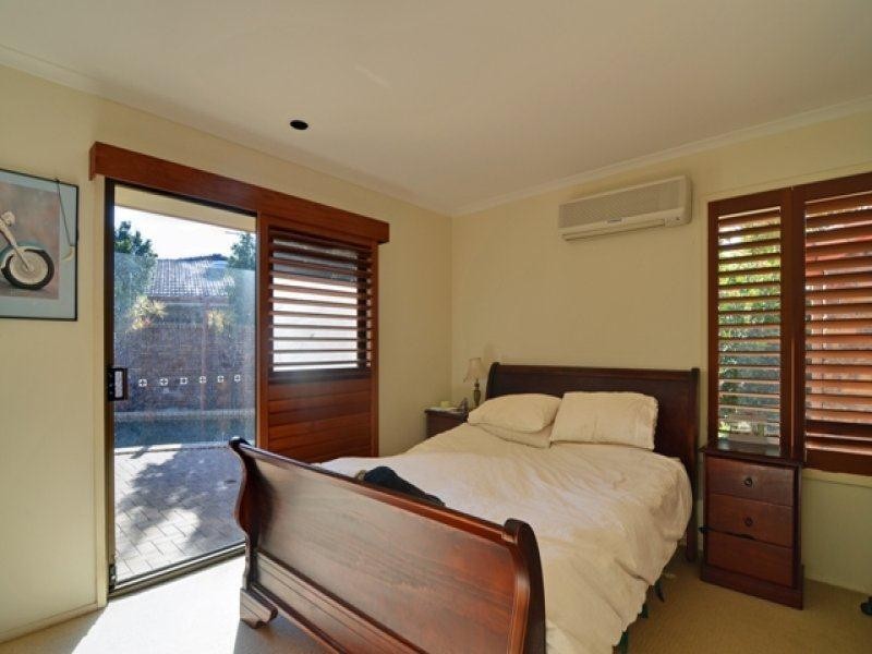 16 Dirk Hartog  Place, Hollywell QLD 4216