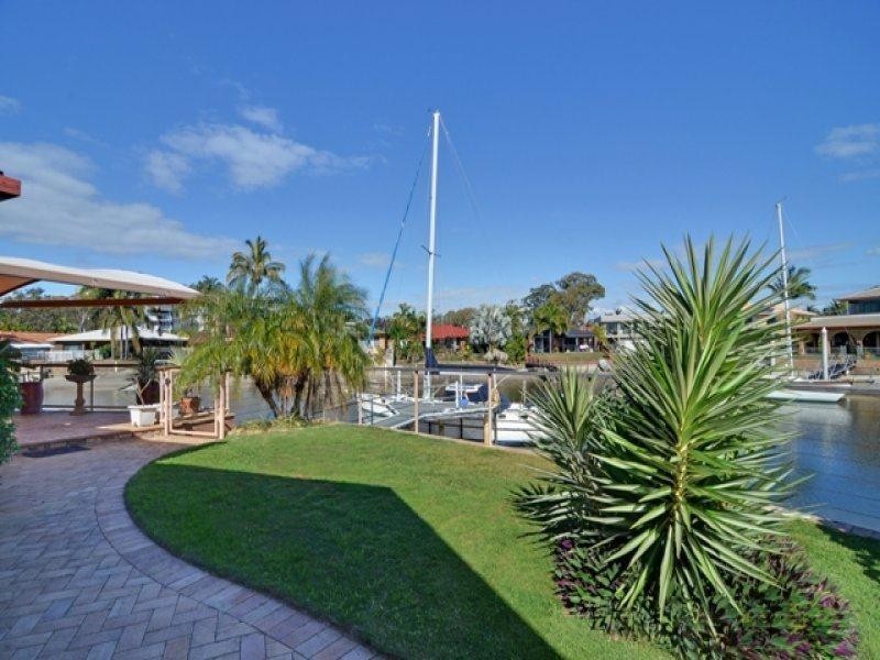 16 Dirk Hartog  Place, Hollywell QLD 4216