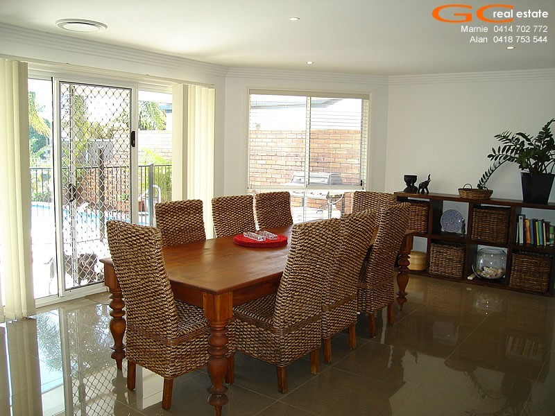 39 Pebble Beach Drive, Runaway Bay QLD 4216