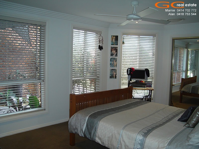 39 Pebble Beach Drive, Runaway Bay QLD 4216