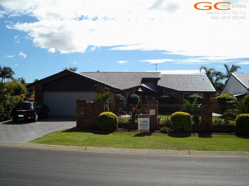 39 Pebble Beach Drive, Runaway Bay QLD 4216