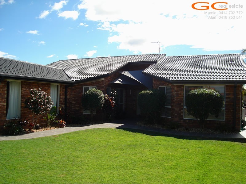 39 Pebble Beach Drive, Runaway Bay QLD 4216