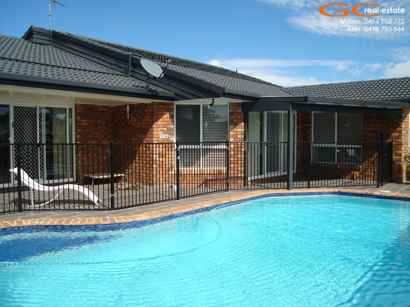 39 Pebble Beach Drive, Runaway Bay QLD 4216