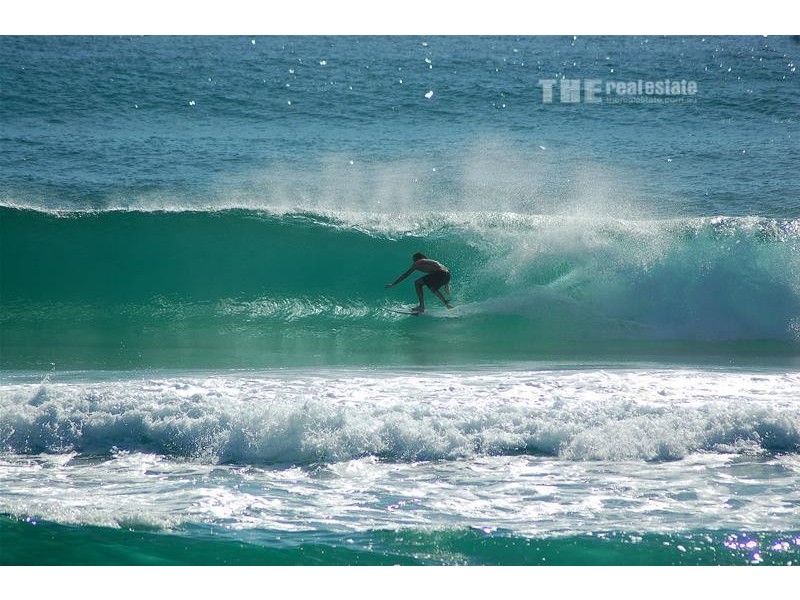 2042 Gold Coast Highway, Miami QLD 4220