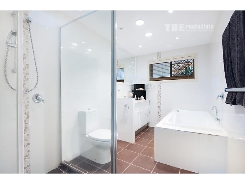 9 Heulan Court, Reedy Creek QLD 4227