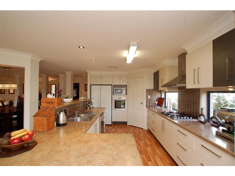 1 Marshall Grove, Bonogin QLD 4213