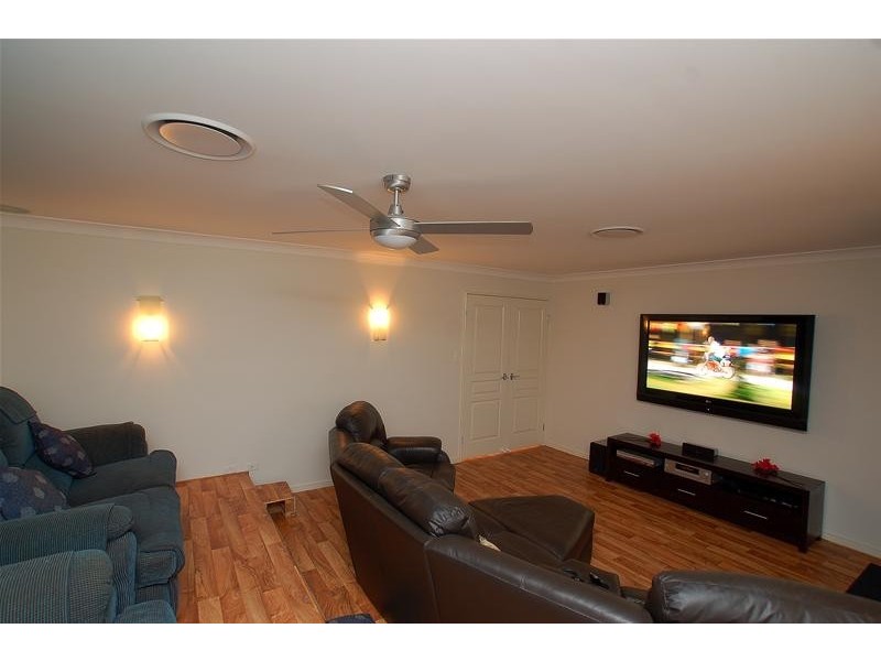 1 Marshall Grove, Bonogin QLD 4213