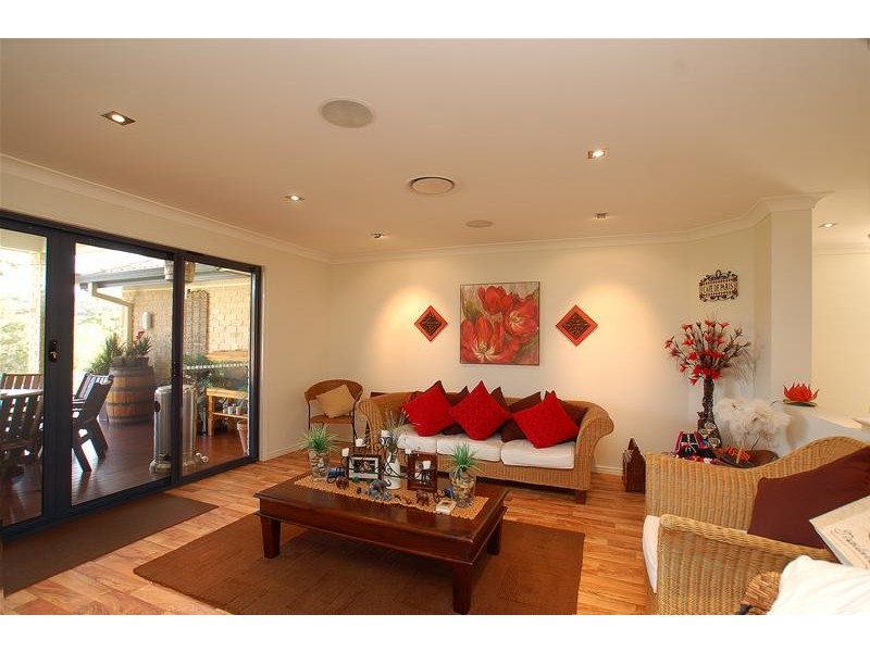 1 Marshall Grove, Bonogin QLD 4213