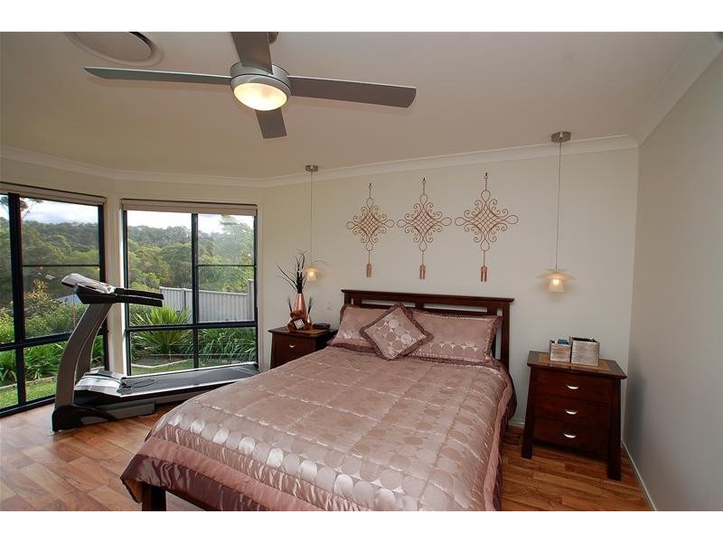 1 Marshall Grove, Bonogin QLD 4213