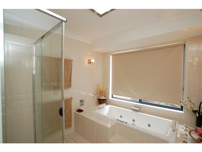 1 Marshall Grove, Bonogin QLD 4213