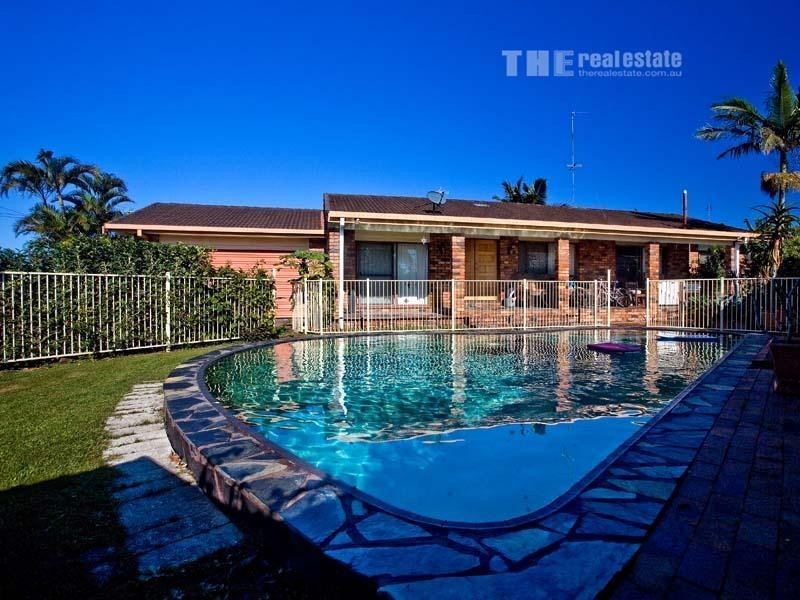 28 Bradley Avenue, Miami QLD 4220