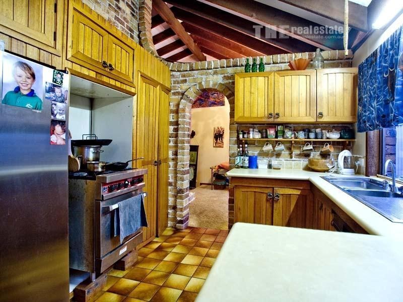 28 Bradley Avenue, Miami QLD 4220