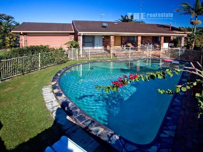 28 Bradley Avenue, Miami QLD 4220