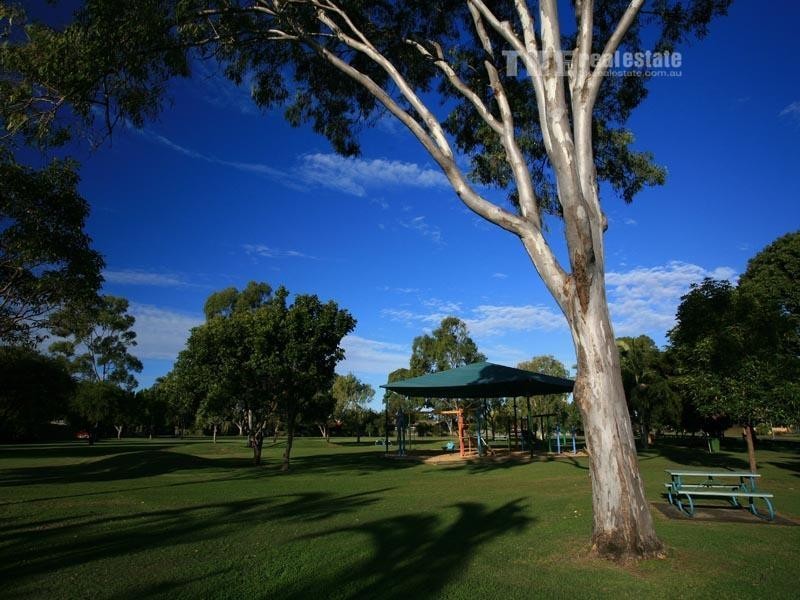 28 Bradley Avenue, Miami QLD 4220