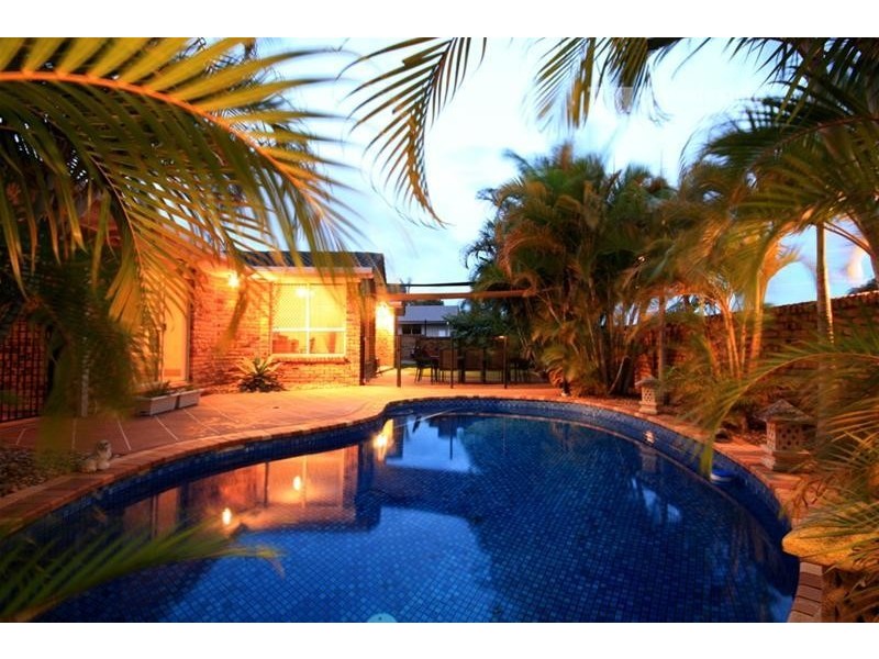 23 Coronet Crescent, Burleigh Waters QLD 4220